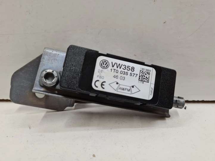 1T0035577 Volkswagen Touran I Antenos stiprintuvas