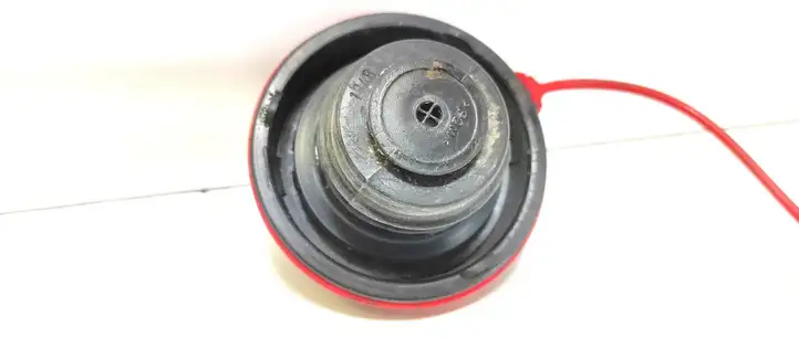 Opel Combo (2001 - 2005)  13140958 Закручивающаяся крышка