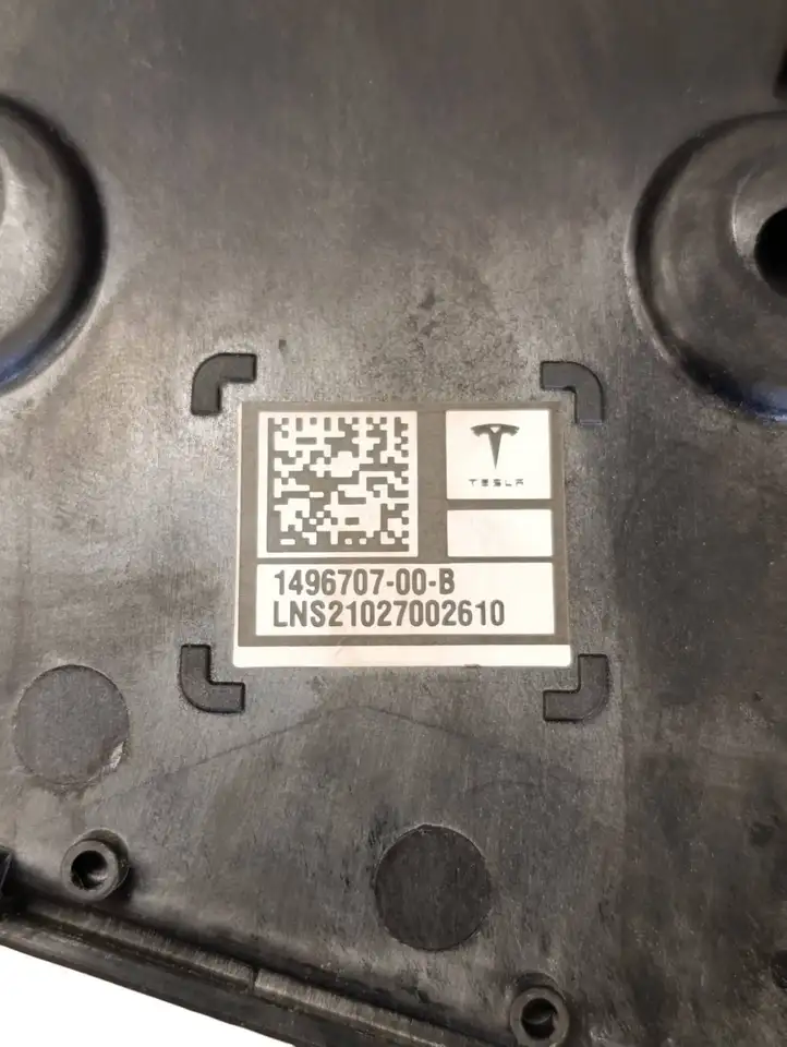 Tesla Model S (2021 - ) 109297800C Наружная накладка стойки B — фото 8