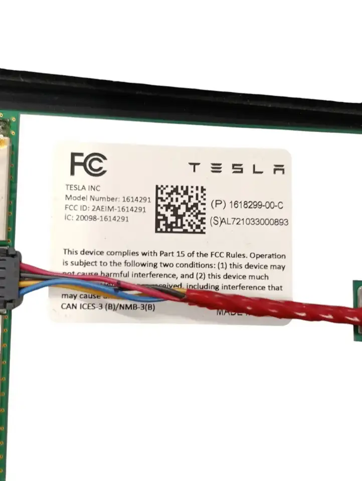 Tesla Model S (2021 - ) 109297800C Наружная накладка стойки B — фото 10
