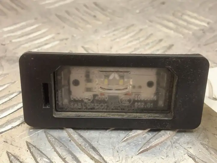 BMW 3 F30 F35 F31 (2012 - 2018) 63267193293 Подсветка номера — фото 1