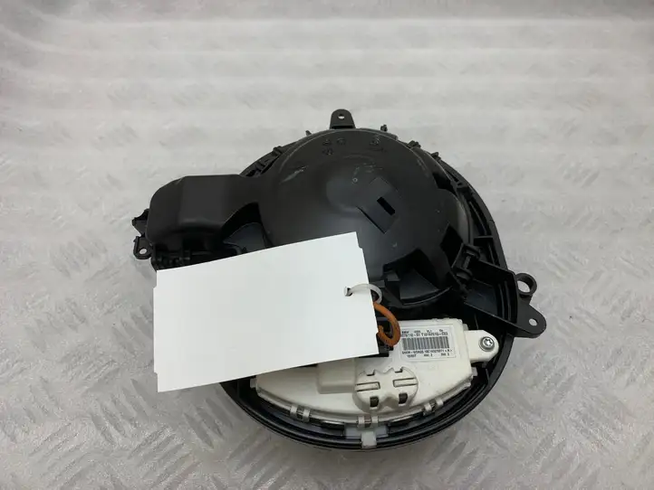 BMW 3 F30 F35 F31 (2012 - 2018) 927611201 Вентилятор печки — фото 1