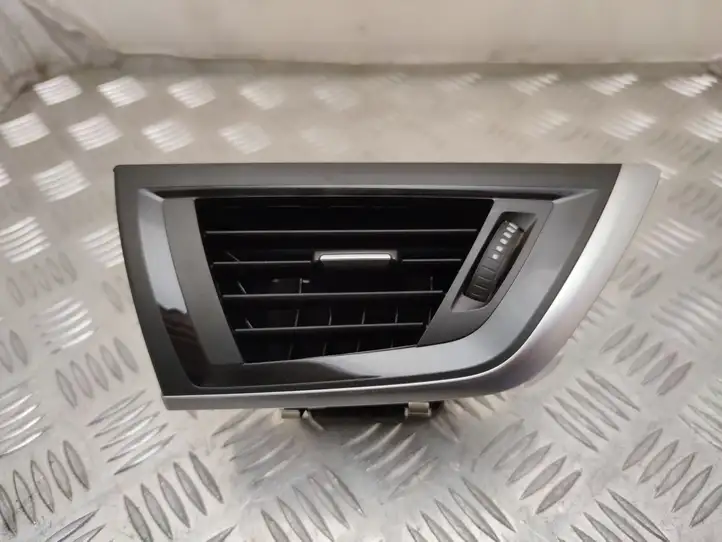 BMW 1 F20 F21 (2011 - 2019) 9205356 Боковой воздушный дефлектор — фото 1