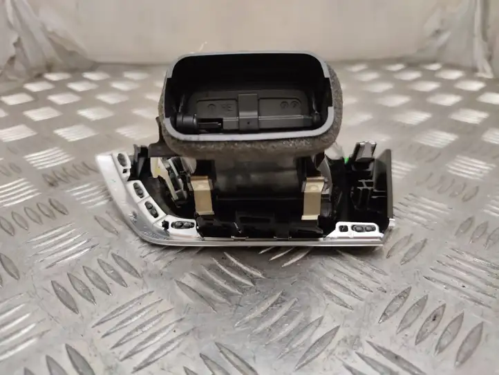BMW 1 F20 F21 (2011 - 2019) 9205356 Боковой воздушный дефлектор — фото 5
