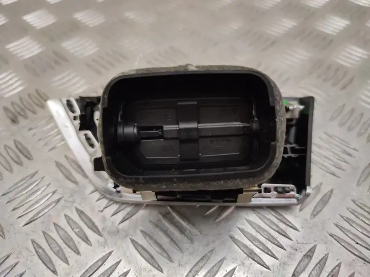 BMW 1 F20 F21 (2011 - 2019) 9205356 Боковой воздушный дефлектор — фото 7