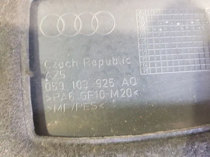 Audi A5 8T 8F (2007 - 2011) 059103925AQ Крышка двигателя декоративная — фото 3