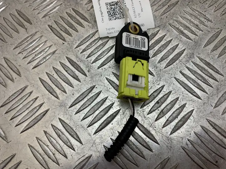 Toyota Auris E180 (2012 - 2018) 898310W060 Датчик удара SRS — фото 1