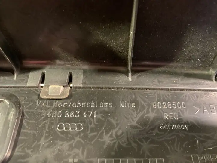 Audi A8 S8 D4 4H (2010 - 2014) 4H0863471 Отделка порога багажника — фото 2