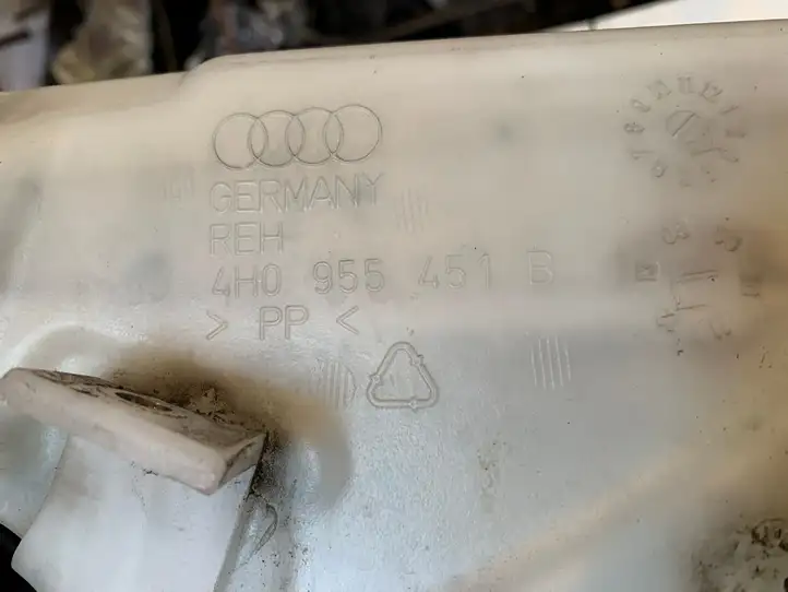 Audi A8 S8 D4 4H (2010 - 2014) 4H0955451B Бачок омывателя стекла — фото 2