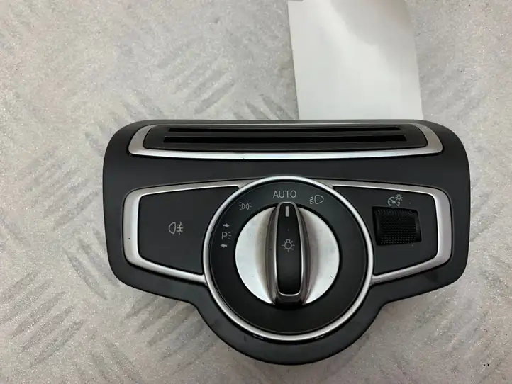 Mercedes-Benz GLC X253/C253 (2015 - ) A2058210059 Включатель фонарей — фото 1