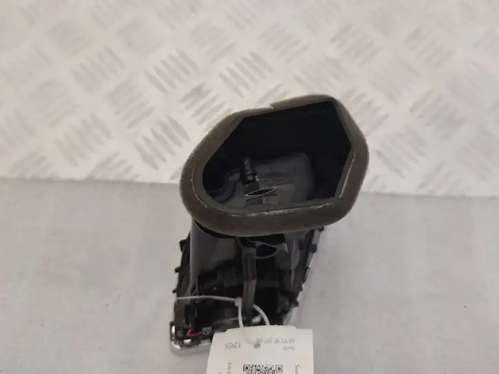Audi A5 8T 8F (2011 - 2016) 8T1820902G Боковой воздушный дефлектор — фото 2