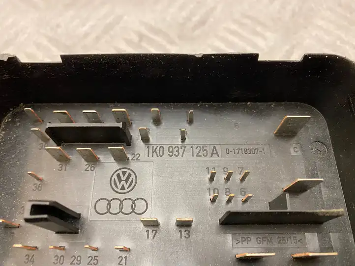 Audi A3/S3 8P (2008 - 2013) 1K0937125A Модуль комфорта — фото 2