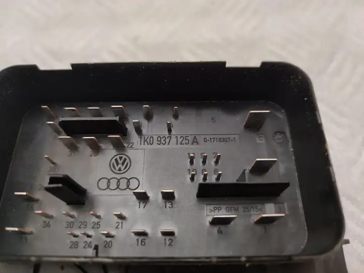 Audi A3/S3 8P (2008 - 2013) 1K0937125A Модуль комфорта — фото 3