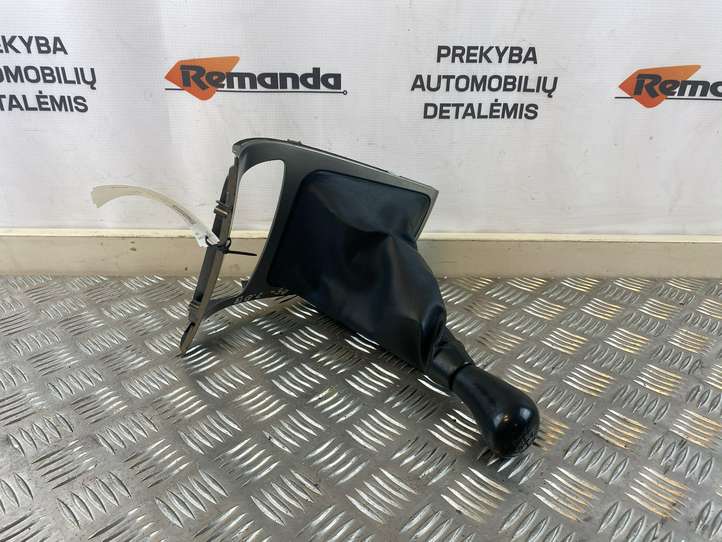 Subaru Forester SG (2003 - 2005)   Отделка рычага переключения передач (кожа, головка)