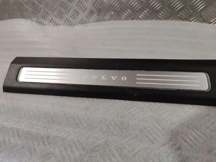 Volvo XC90 (2014 - 2019) 39829992 Наружная отделка заднего порога — фото 5