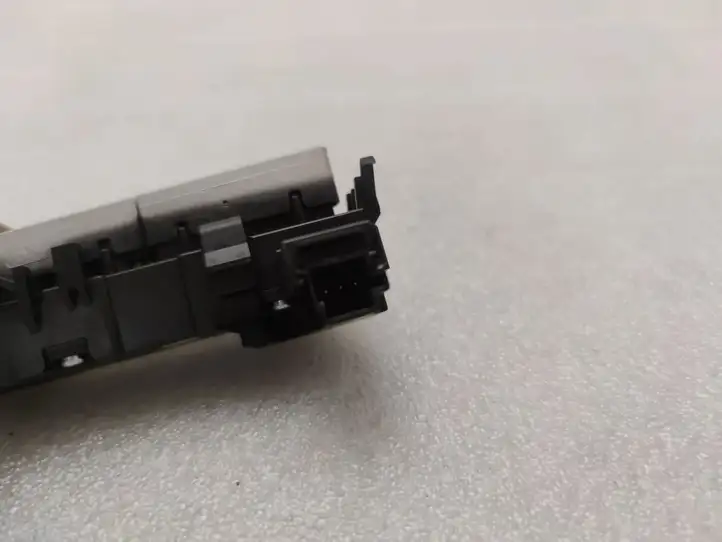 Mercedes-Benz E W238 (2017 - ) A2139050204 Управление регулеровки сидений — фото 2
