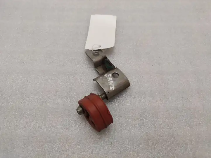 Jaguar E-Pace (2017 - ) EJ735A262AA Кронштейн глушителя — фото 1