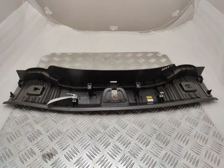 Buick Encore II (2019 - ) 94522424 Отделка порога багажника — фото 3