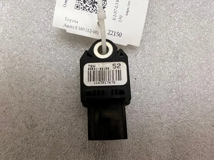 Toyota Auris E180 (2012 - 2018) 8983102150 Датчик удара SRS — фото 3
