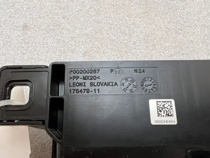 BMW 3 G20 G21 (2019 - ) 6994420 Клеммный узел плюсовых проводов — фото 3