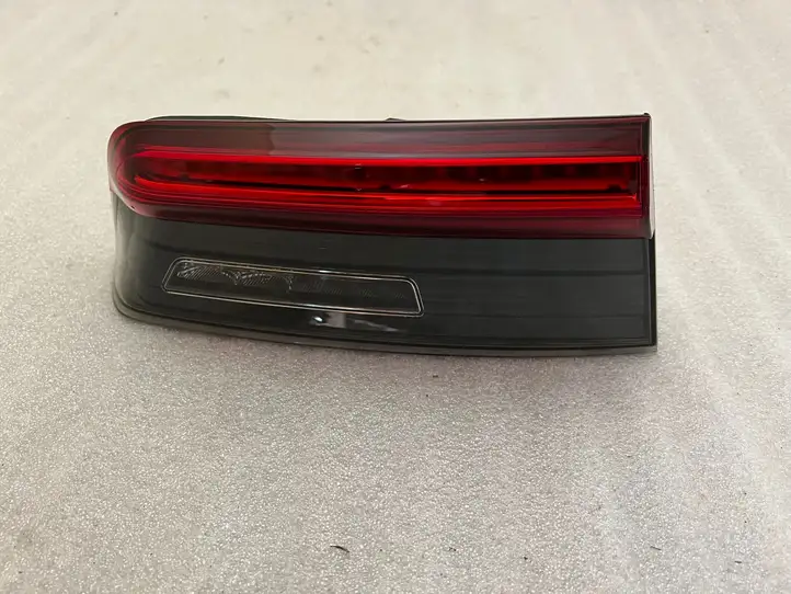 BMW 3 G20 G21 (2019 - ) H7795584107 Задний фонарь в крышке багажника — фото 4