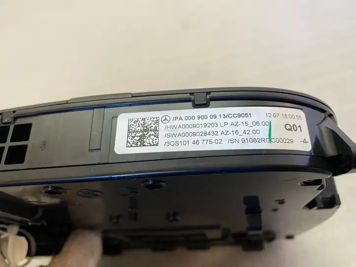 Mercedes-Benz E W238 (2017 - ) A0009000913 Передняя подсветка — фото 3