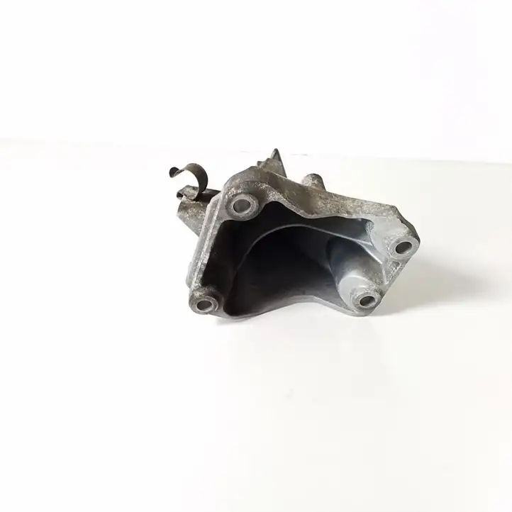 BMW 3 E90 E91 (2005 - 2012) 6781916 Кронштейн двигателя — фото 1