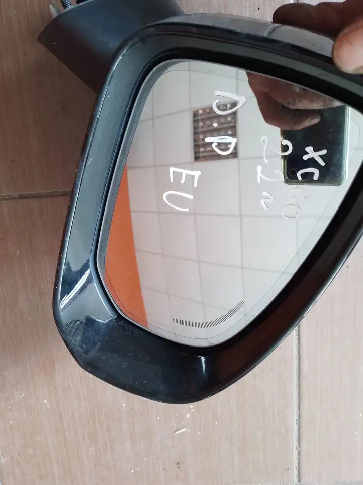 Volvo XC60 (2017 - ) 15PIN Боковое зеркало с электроприводом — фото 1
