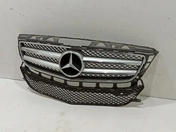 Mercedes-Benz CLS C218,X218 (2011 - 2017) A218885002 Передняя решетка — фото 1