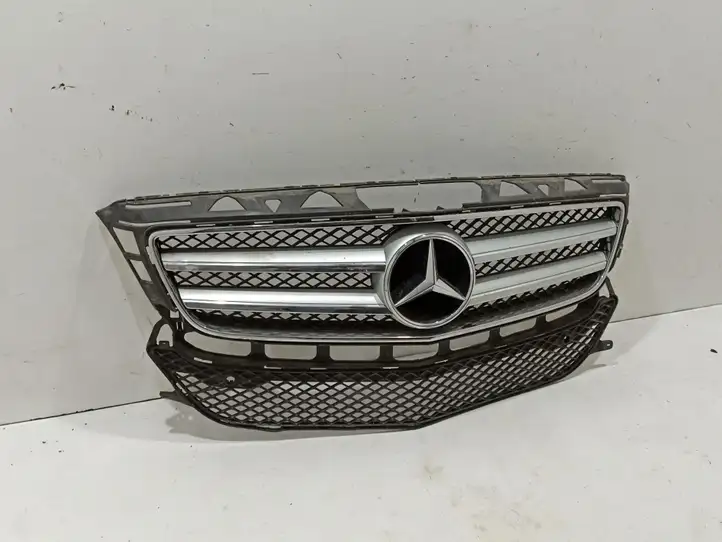 Mercedes-Benz CLS C218,X218 (2011 - 2017) A218885002 Передняя решетка — фото 2