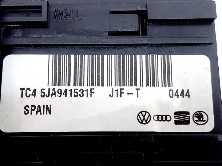 Skoda Rapid (NH) (2012 - 2019) 5JA941531F Включатель фонарей — фото 4