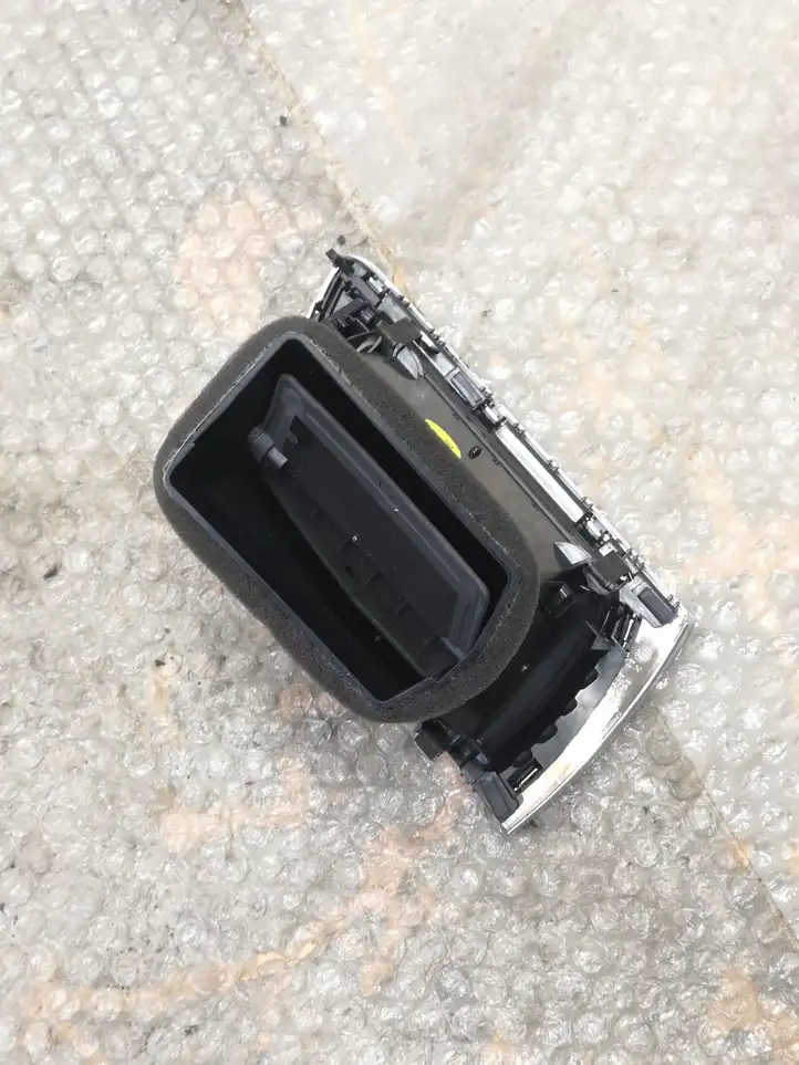 Audi A6 C7 (2014 - 2018) 4G1820902 Боковой воздушный дефлектор — фото 3