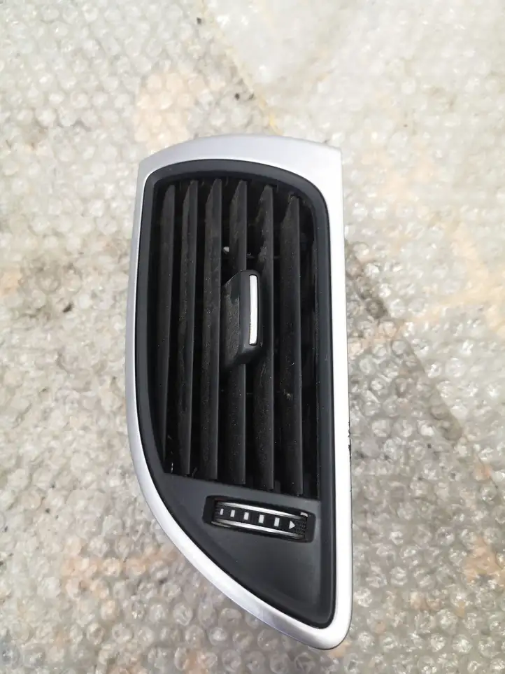 Audi A6 C7 (2014 - 2018) 4G1820902 Боковой воздушный дефлектор — фото 4