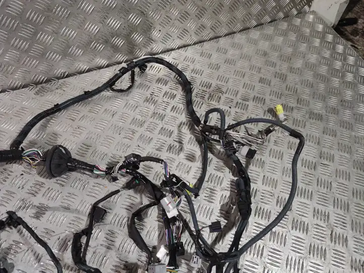 Toyota Auris E180 (2012 - 2018) 821160Z850D Проводка двигателя — фото 3
