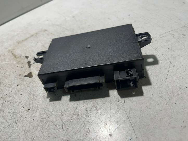 Volkswagen Touareg I (2002 - 2010)  8e0907383a Блок управления крюка для прицепа