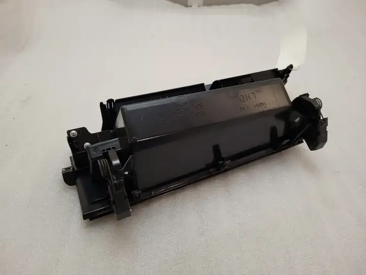 Toyota Prius (XW30) (2009 - 2015) 5551147041 Вещевой ящик — фото 4