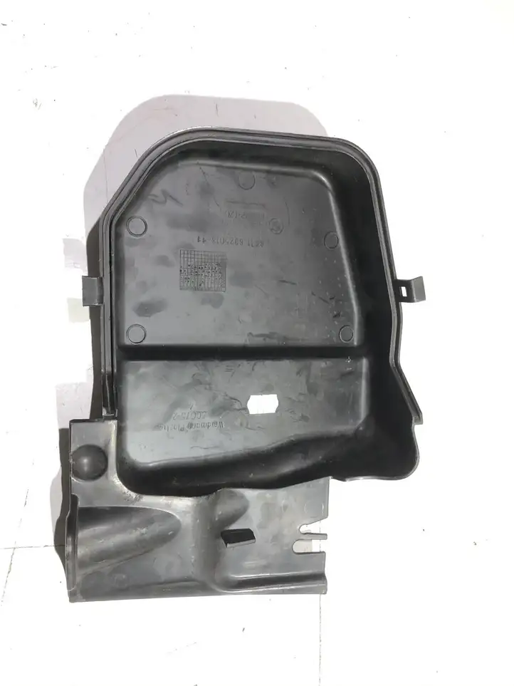 BMW 3 E90 E91 (2005 - 2012) 15677210 Крышка микрофильтра воздуха — фото 2