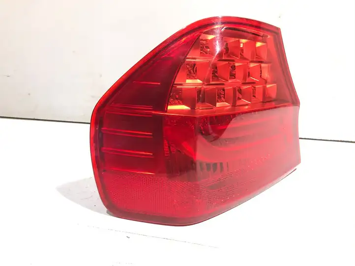 BMW 3 E90 E91 (2005 - 2012) 7154153 Задний фонарь в кузове — фото 2
