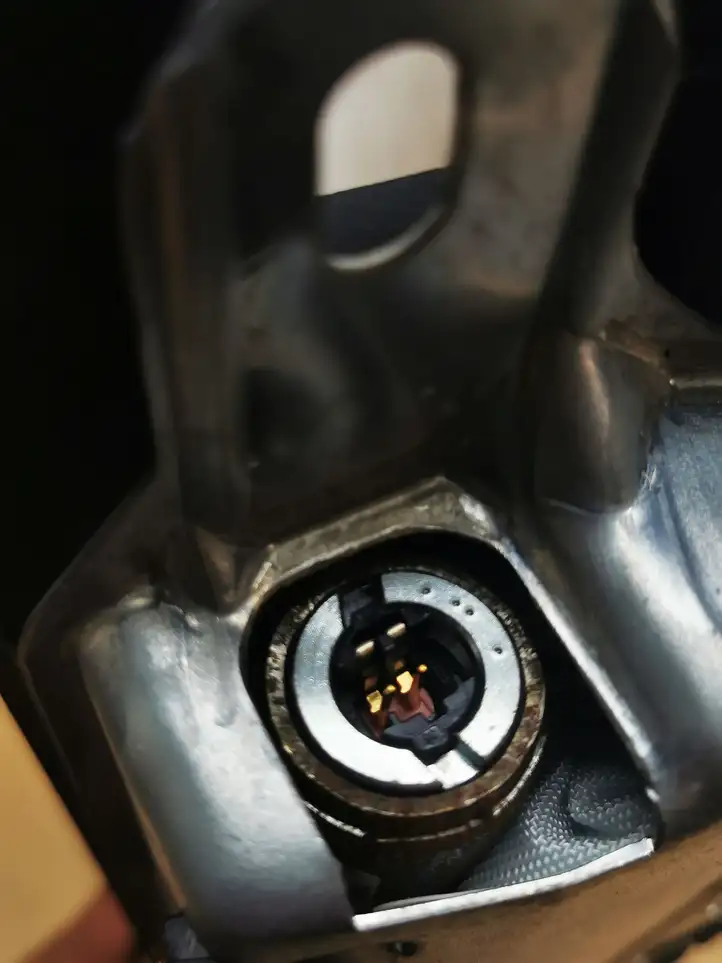 BMW 5 F10 F11 (2009 - 2016) KV918113303 Коленная подушка безопасности — фото 2