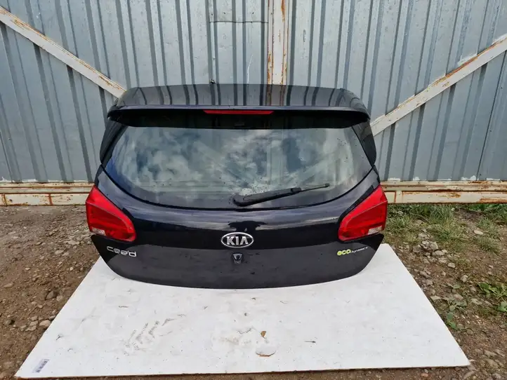 Kia Ceed (2010 - 2012) Крышка багажника — фото 1