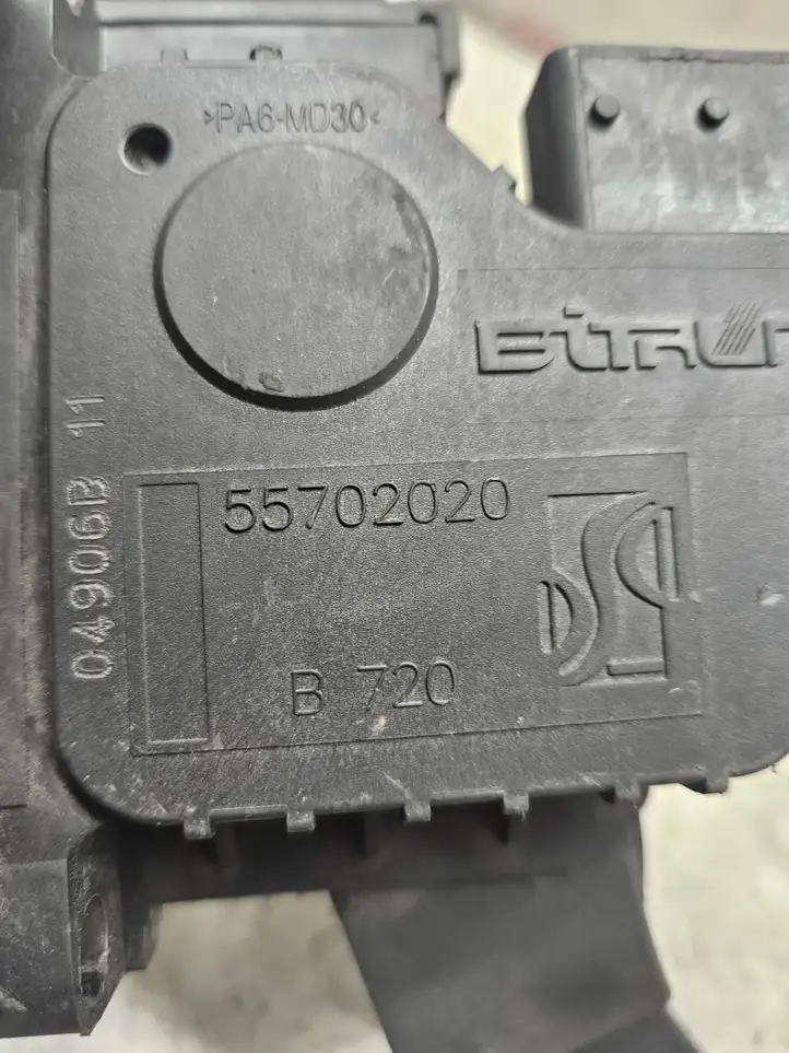 Fiat Punto (199) (2005 - 2018) 55702020 Педаль акселератора — фото 5