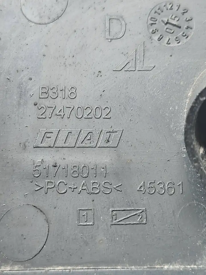 Fiat Punto (199) (2005 - 2018) 51718011 Задняя противотуманная фара — фото 5