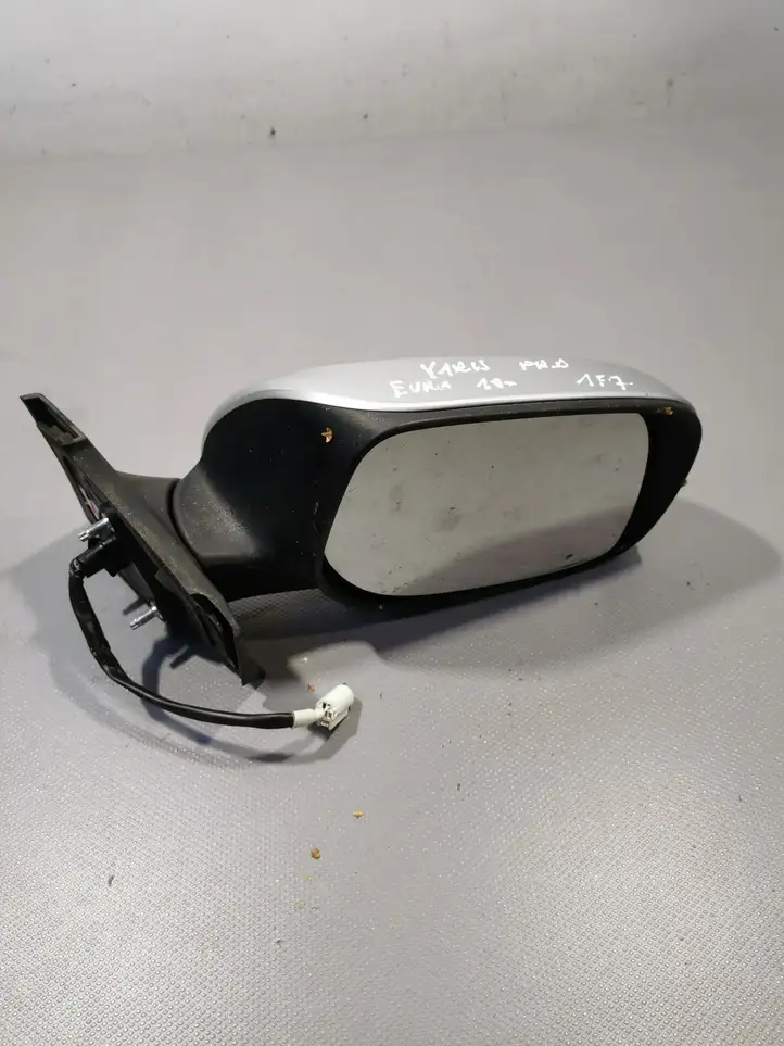 Toyota Yaris (2009 - 2012) Боковое зеркало с электроприводом — фото 1
