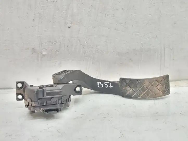 Volkswagen PASSAT B5.5 (2001 - 2005) 8D1721523F Педаль акселератора — фото 1
