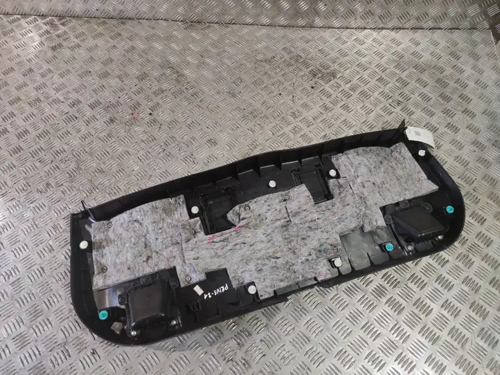 Toyota Prius (XW30) (2009 - 2015) 6775047071 Основной отделочный щит — фото 3