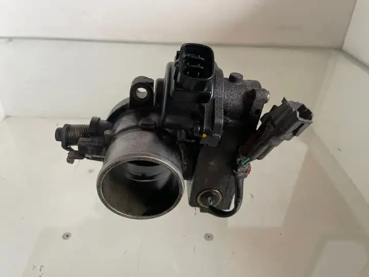 Toyota Corolla Verso AR10 (2004 - 2009) 8967221020 Дроссельная заслонка — фото 1