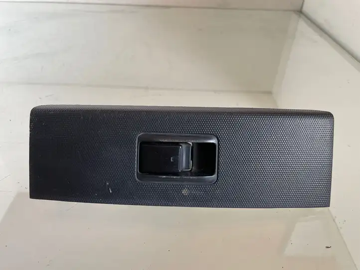 Toyota Corolla Verso AR10 (2004 - 2009) 742310F030 Блок кнопок стеклоподъемников — фото 1