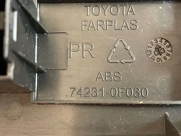 Toyota Corolla Verso AR10 (2004 - 2009) 742310F030 Блок кнопок стеклоподъемников — фото 2