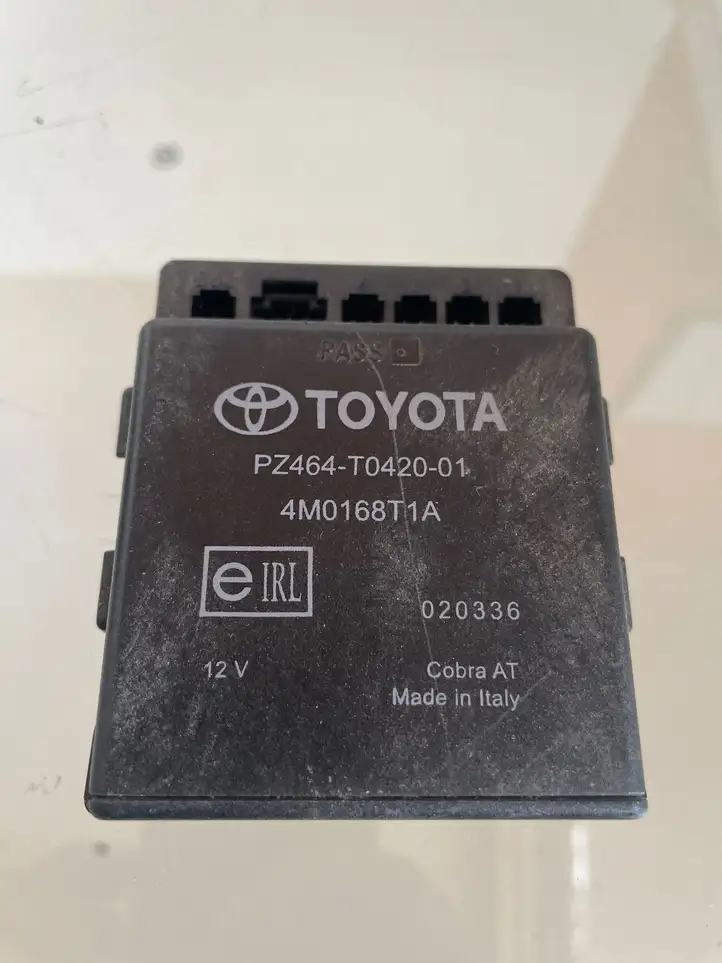 Toyota Corolla Verso AR10 (2004 - 2009) 4M0168T1A Блок управления парктрониками — фото 3