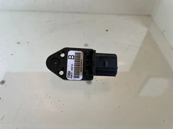 Toyota Corolla Verso AR10 (2004 - 2009) 8983105010 Датчик удара SRS — фото 1